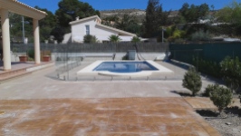 Swimming pool surrounds from Glass Curtains Costa Blanca Murcia